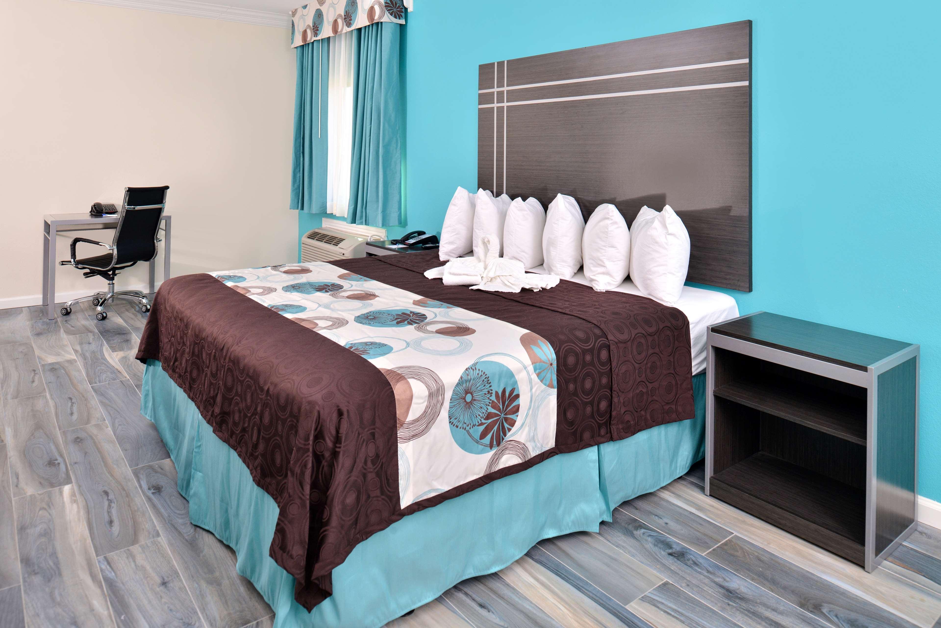 Americas Best Value Inn & Suites - Houston/Hwy 6 & Westpark Mission Bend Экстерьер фото
